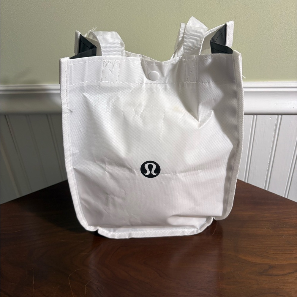 Lululemon Back to Life Sport Bottle 32oz Flip Straw Lid Pink Glow NWT Bonus Bag - Picture 4 of 5